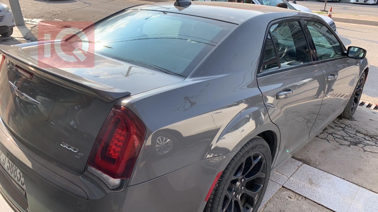 كرايسلر 300